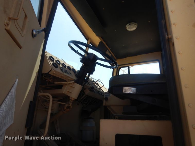 image for item HG9514 1981 Am General M916  truck cab and chassis