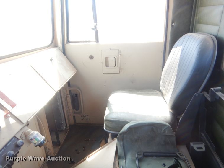 image for item HG9514 1981 Am General M916  truck cab and chassis