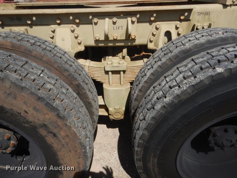 image for item HG9514 1981 Am General M916  truck cab and chassis