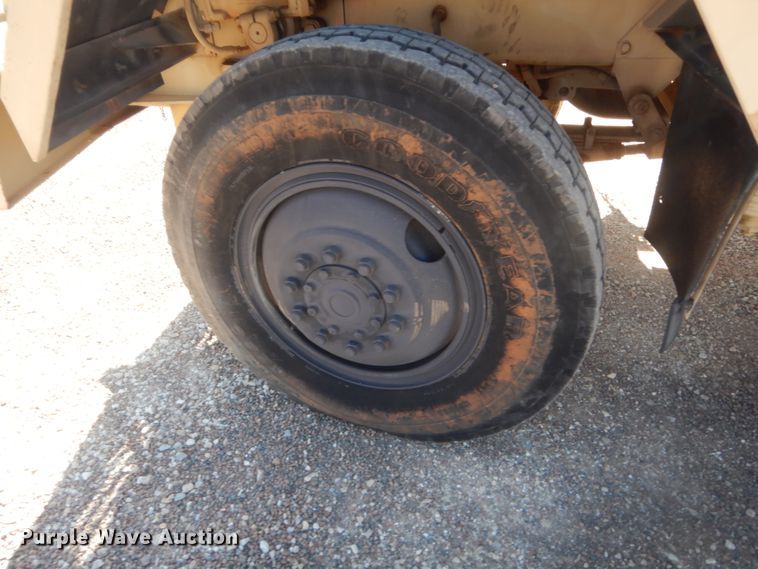 image for item HG9514 1981 Am General M916  truck cab and chassis