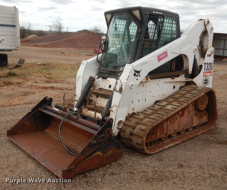 image for item HG9525 2008 Bobcat T320  tracked skid steer loader