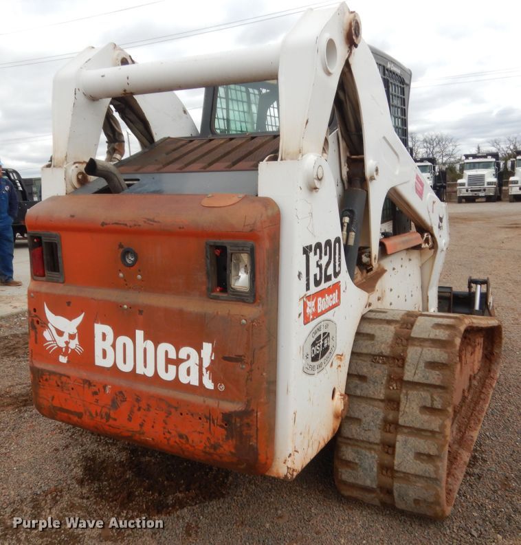 image for item HG9525 2008 Bobcat T320  tracked skid steer loader