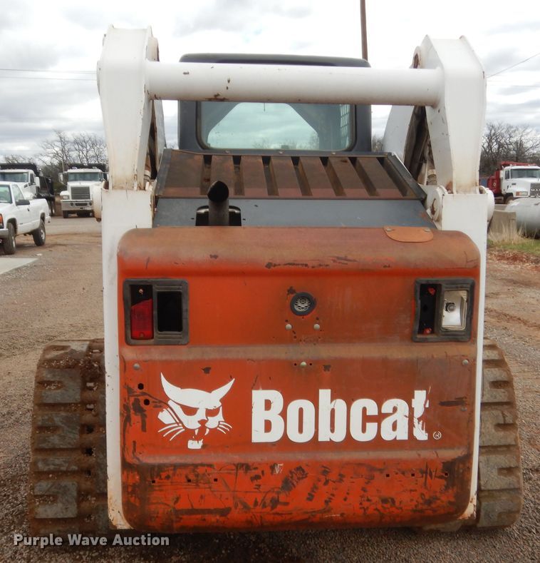 image for item HG9525 2008 Bobcat T320  tracked skid steer loader