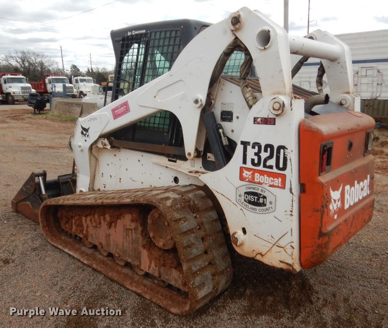 image for item HG9525 2008 Bobcat T320  tracked skid steer loader