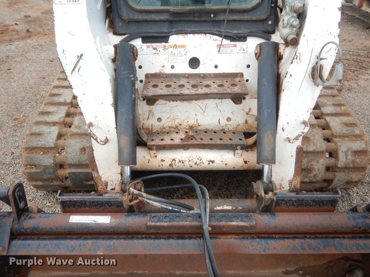 image for item HG9525 2008 Bobcat T320  tracked skid steer loader