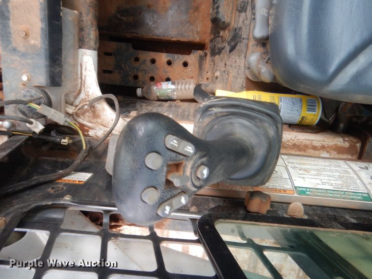 image for item HG9525 2008 Bobcat T320  tracked skid steer loader