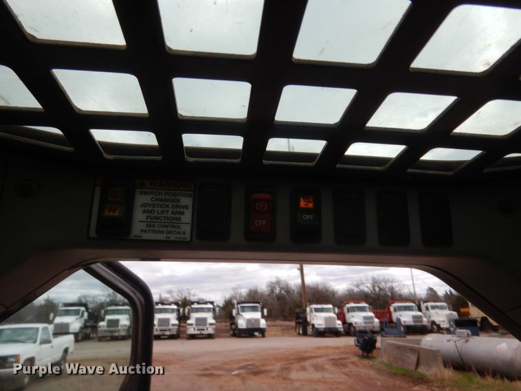 image for item HG9525 2008 Bobcat T320  tracked skid steer loader