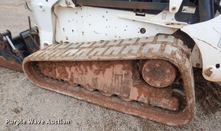 image for item HG9525 2008 Bobcat T320  tracked skid steer loader