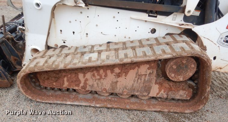 image for item HG9525 2008 Bobcat T320  tracked skid steer loader