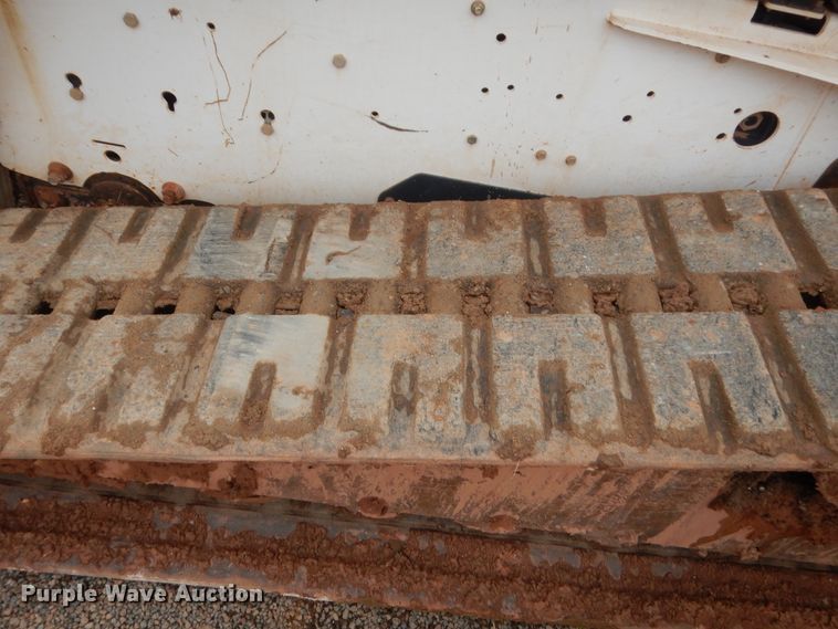 image for item HG9525 2008 Bobcat T320  tracked skid steer loader