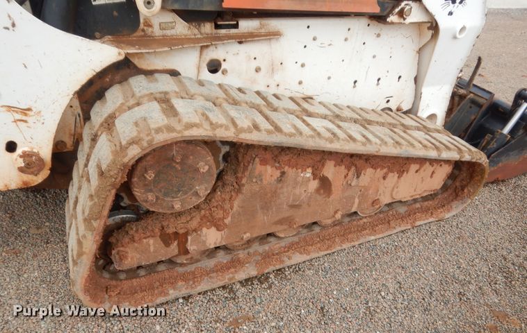 image for item HG9525 2008 Bobcat T320  tracked skid steer loader
