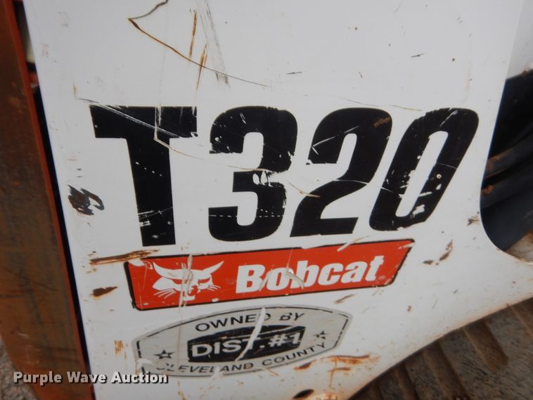 image for item HG9525 2008 Bobcat T320  tracked skid steer loader