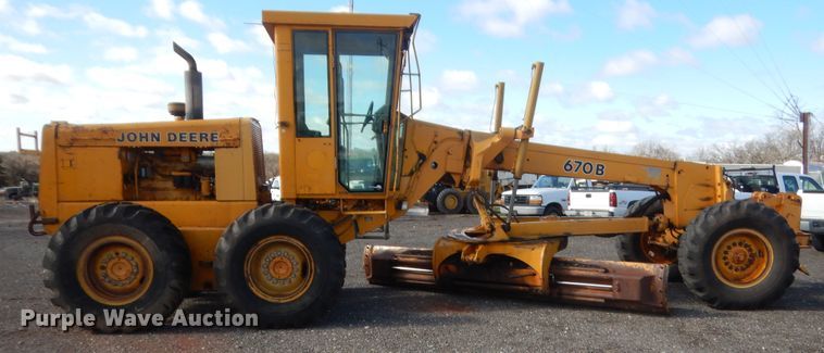 image for item HG9545 1989 John Deere 670B  motor grader