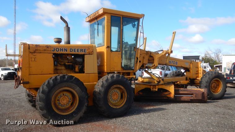 image for item HG9545 1989 John Deere 670B  motor grader