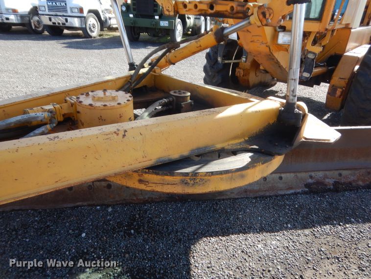 image for item HG9545 1989 John Deere 670B  motor grader