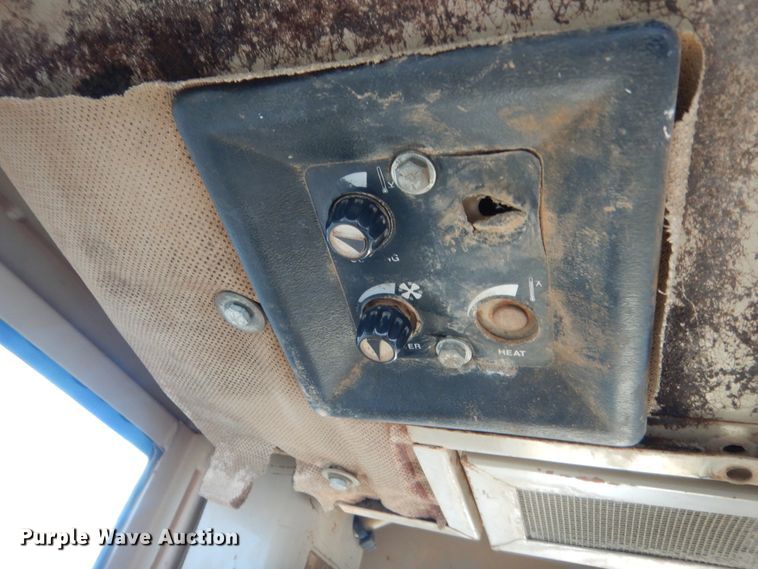 image for item HG9545 1989 John Deere 670B  motor grader