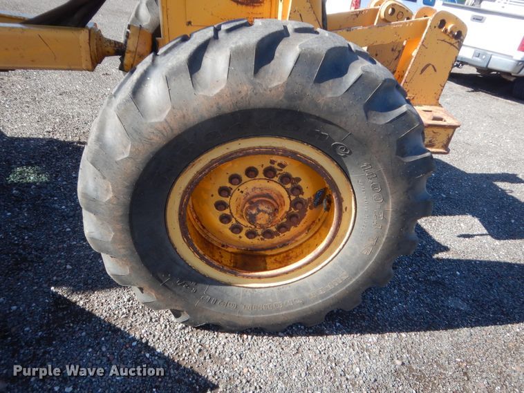 image for item HG9545 1989 John Deere 670B  motor grader