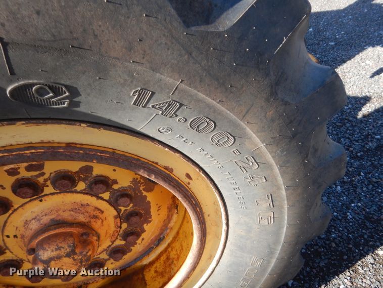 image for item HG9545 1989 John Deere 670B  motor grader