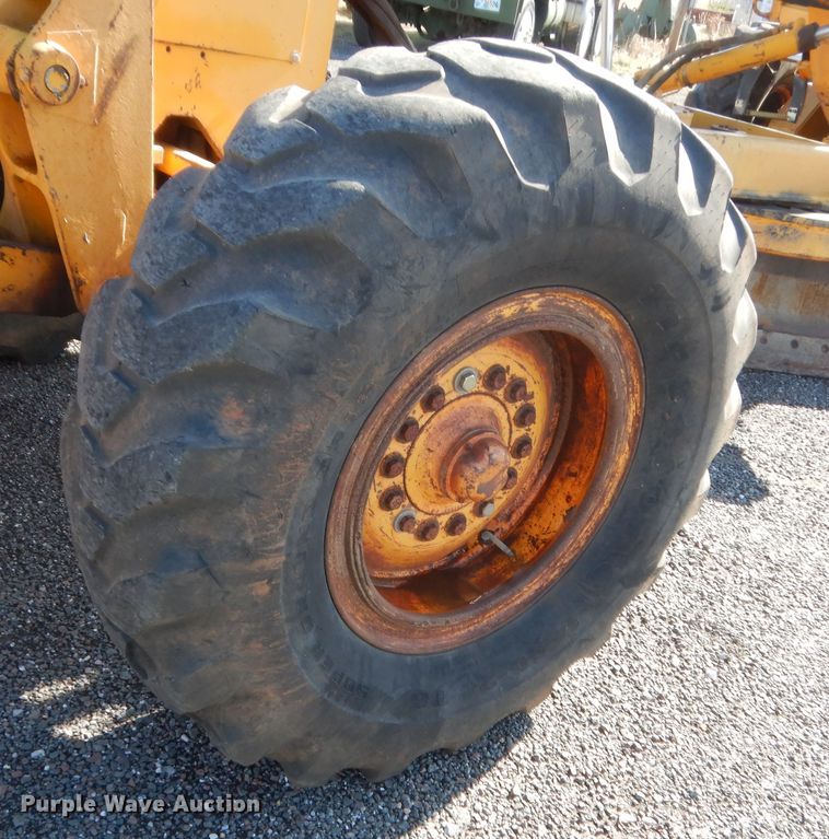 image for item HG9545 1989 John Deere 670B  motor grader