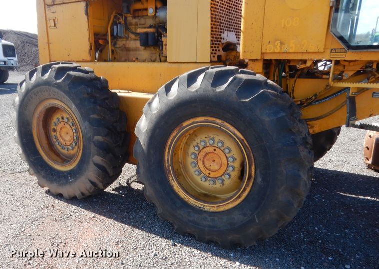 image for item HG9545 1989 John Deere 670B  motor grader