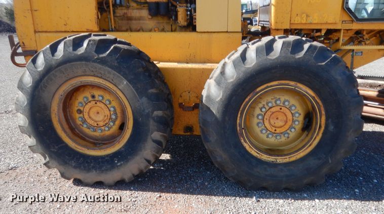 image for item HG9545 1989 John Deere 670B  motor grader