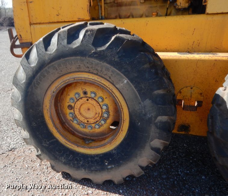 image for item HG9545 1989 John Deere 670B  motor grader