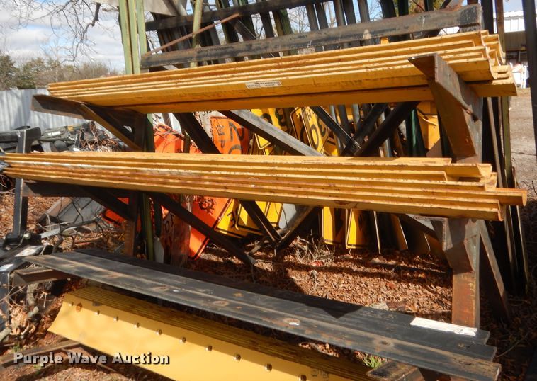 image for item HG9557 Caterpillar DH2 motor grader blades