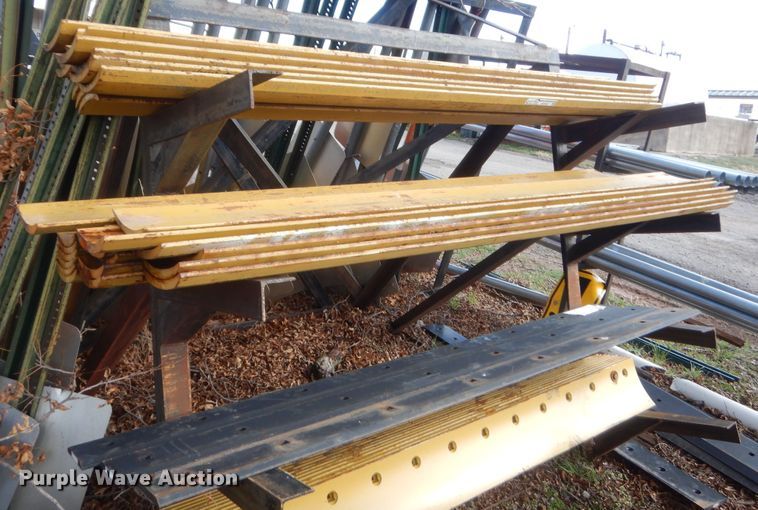 image for item HG9557 Caterpillar DH2 motor grader blades