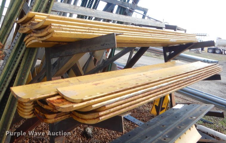 image for item HG9557 Caterpillar DH2 motor grader blades