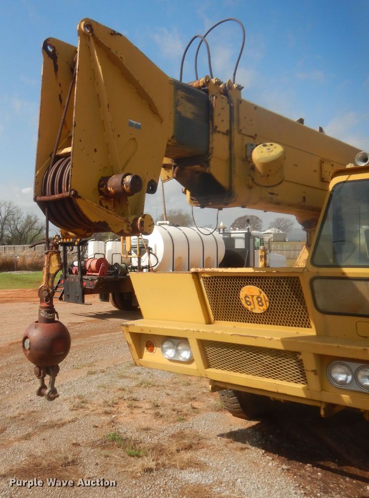 image for item HG9691 1969 P & H MT-250  truck crane