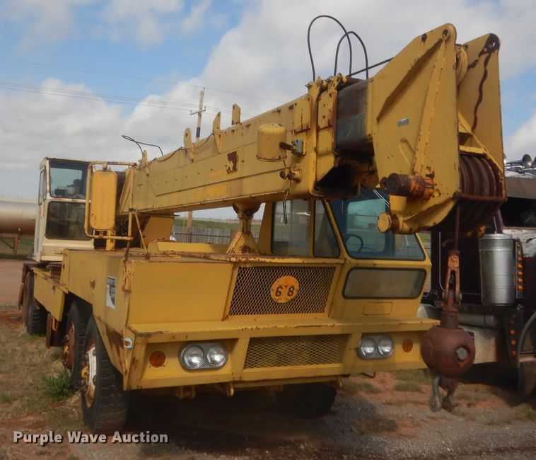 image for item HG9691 1969 P & H MT-250  truck crane