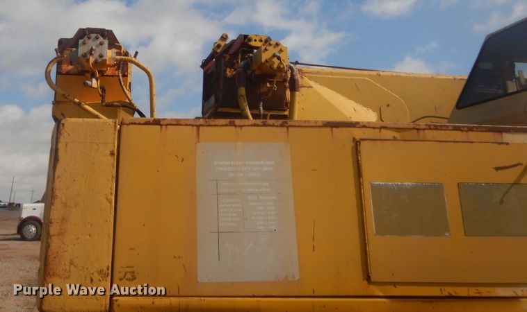 image for item HG9691 1969 P & H MT-250  truck crane