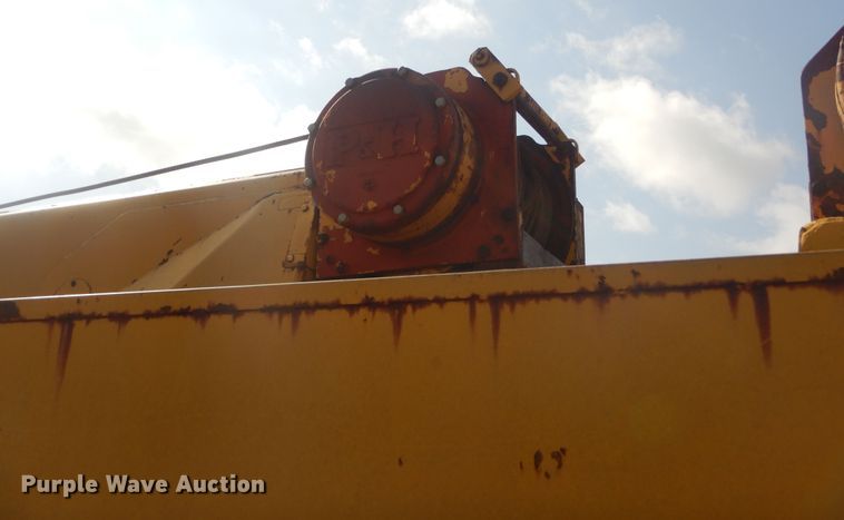 image for item HG9691 1969 P & H MT-250  truck crane