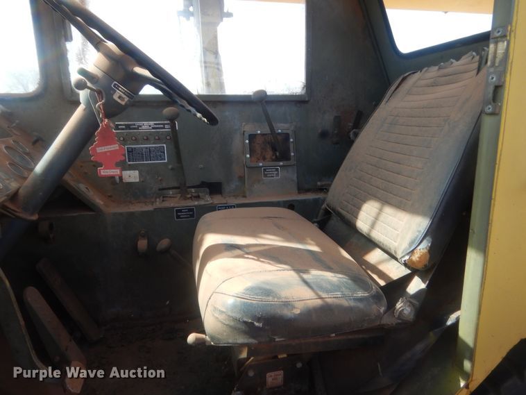 image for item HG9691 1969 P & H MT-250  truck crane