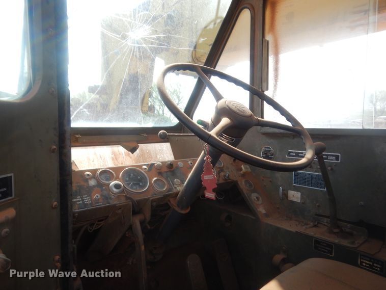 image for item HG9691 1969 P & H MT-250  truck crane