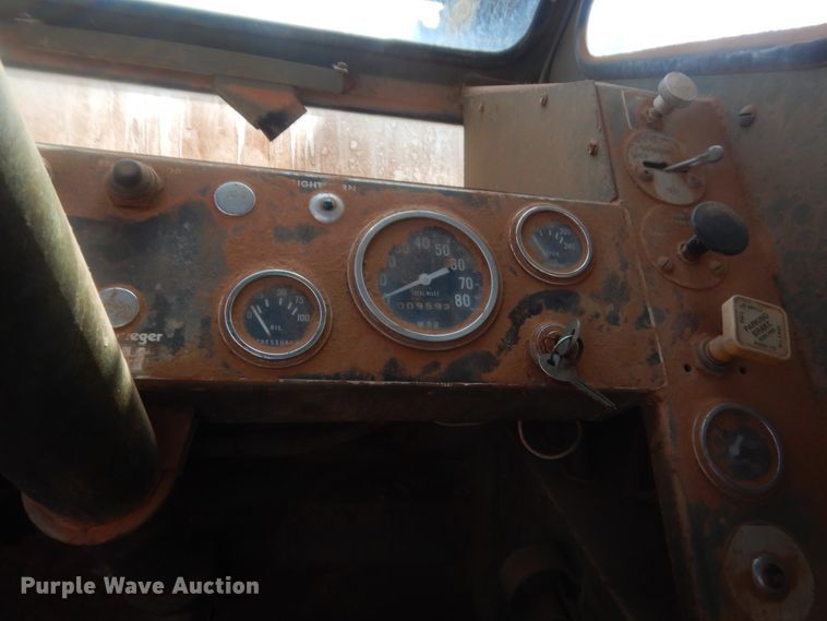 image for item HG9691 1969 P & H MT-250  truck crane