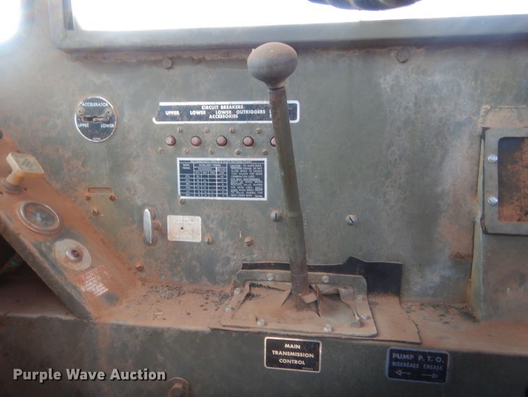 image for item HG9691 1969 P & H MT-250  truck crane