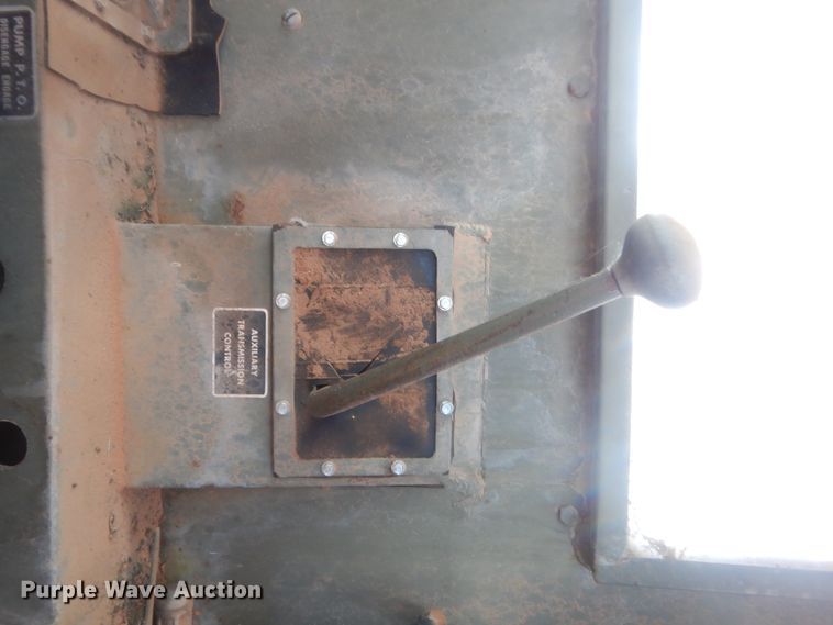 image for item HG9691 1969 P & H MT-250  truck crane