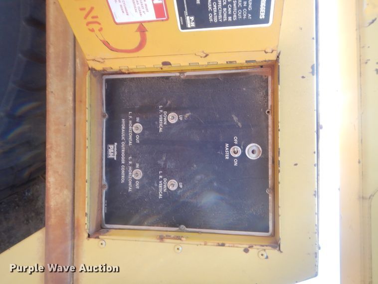 image for item HG9691 1969 P & H MT-250  truck crane