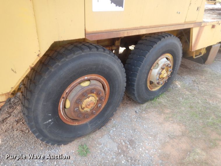 image for item HG9691 1969 P & H MT-250  truck crane