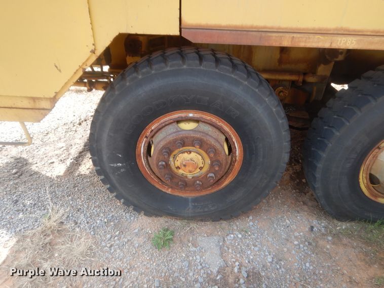 image for item HG9691 1969 P & H MT-250  truck crane