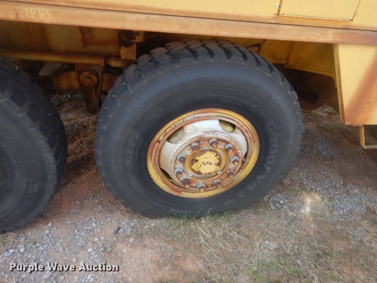 image for item HG9691 1969 P & H MT-250  truck crane