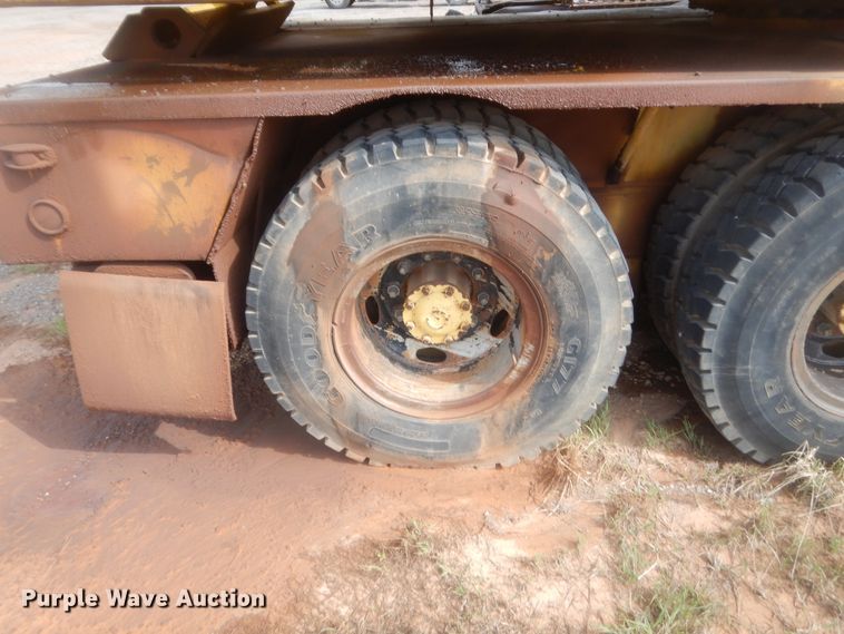 image for item HG9691 1969 P & H MT-250  truck crane