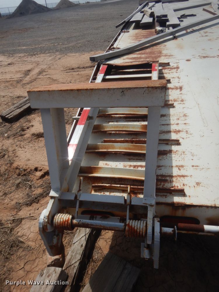 image for item HG9692 2004