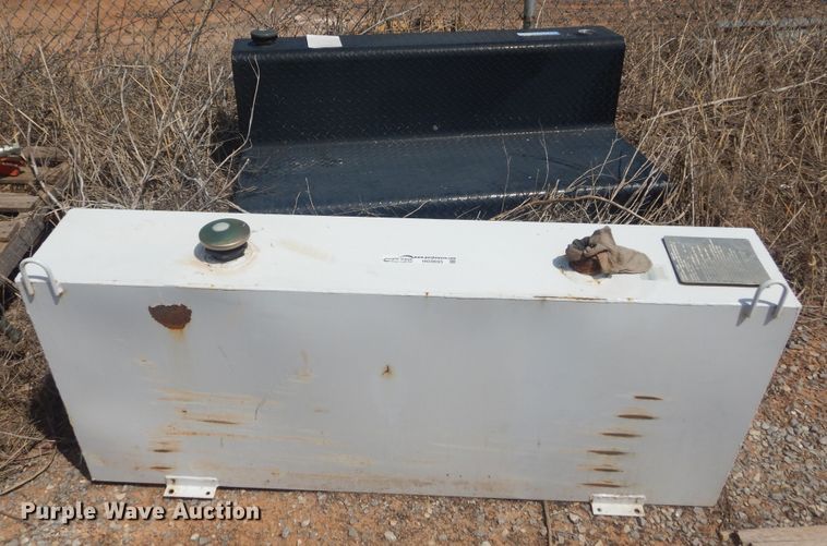 image for item HG9695 (2) fuel tanks