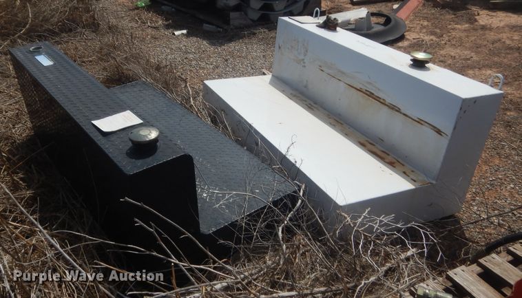 image for item HG9695 (2) fuel tanks