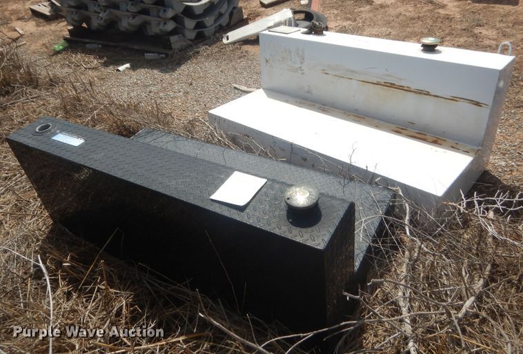 image for item HG9695 (2) fuel tanks