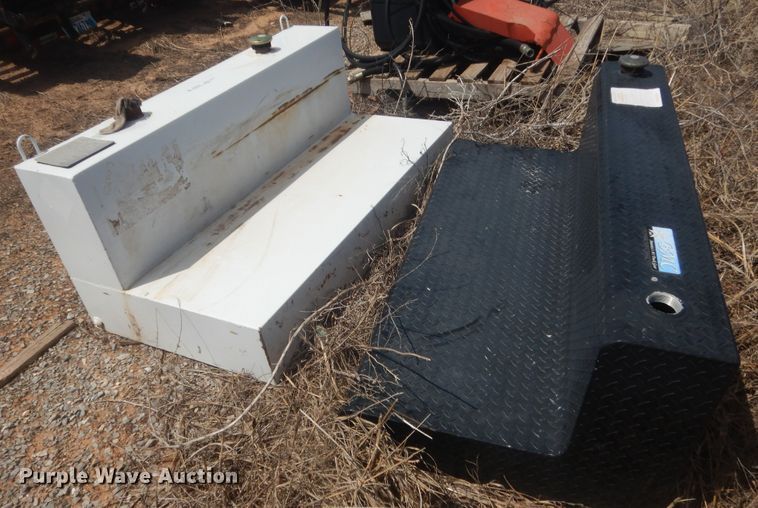 image for item HG9695 (2) fuel tanks