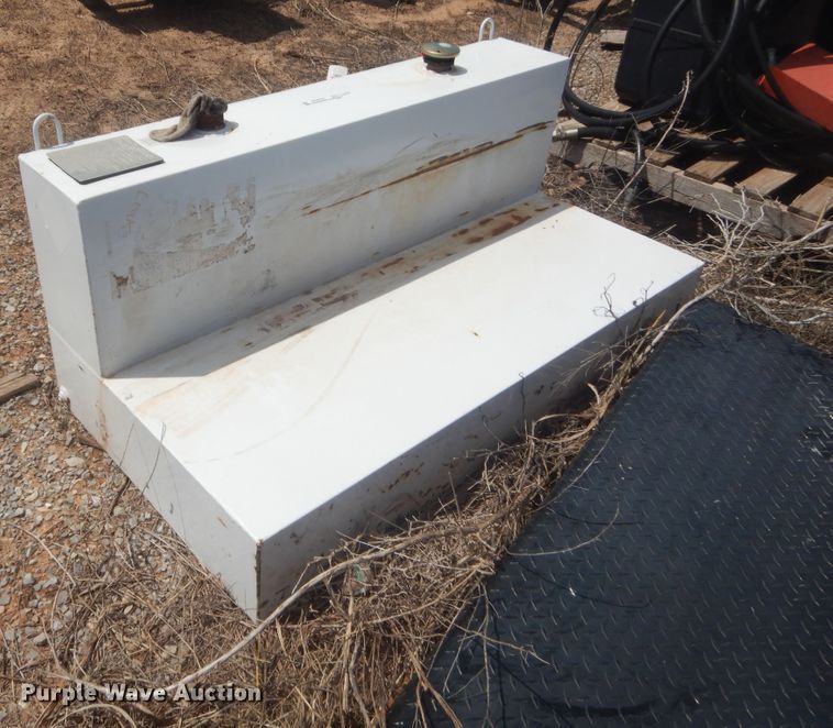 image for item HG9695 (2) fuel tanks