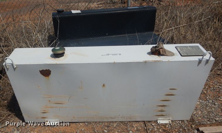 image for item HG9695 (2) fuel tanks